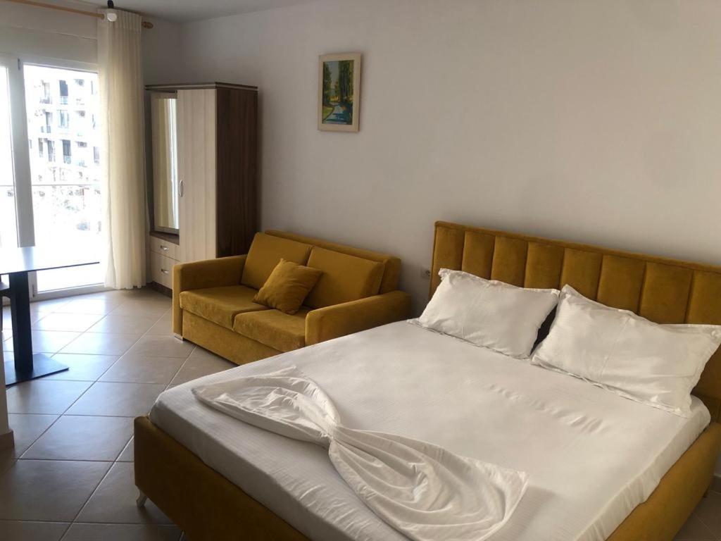 Hotel Mario, Shëngjin Extérieur photo