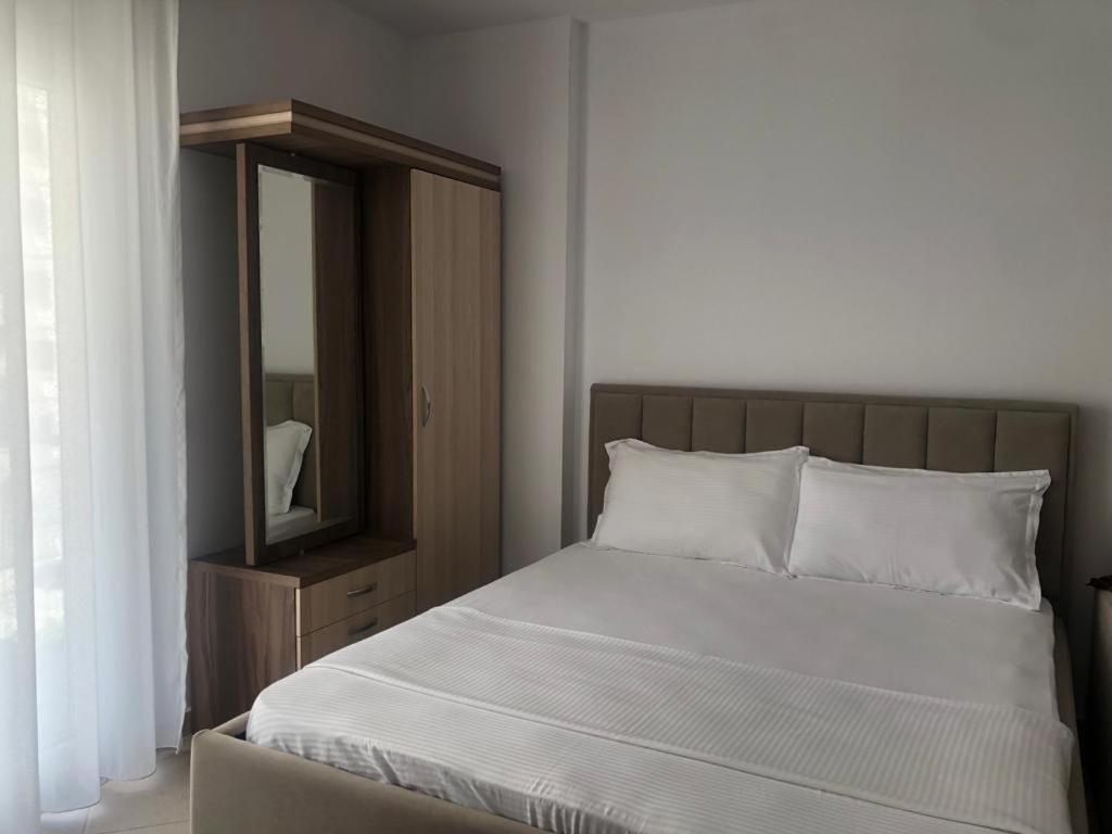 Hotel Mario, Shëngjin Extérieur photo
